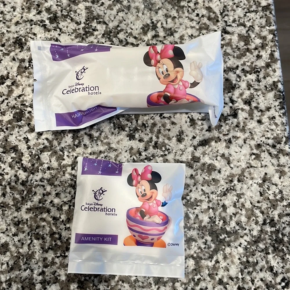 Mickey Minnie Tokyo Disneyland Celebrations Hotel Amenities Slippers Toothbrush